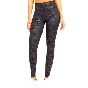 Spanx shiny camo print leggings size small